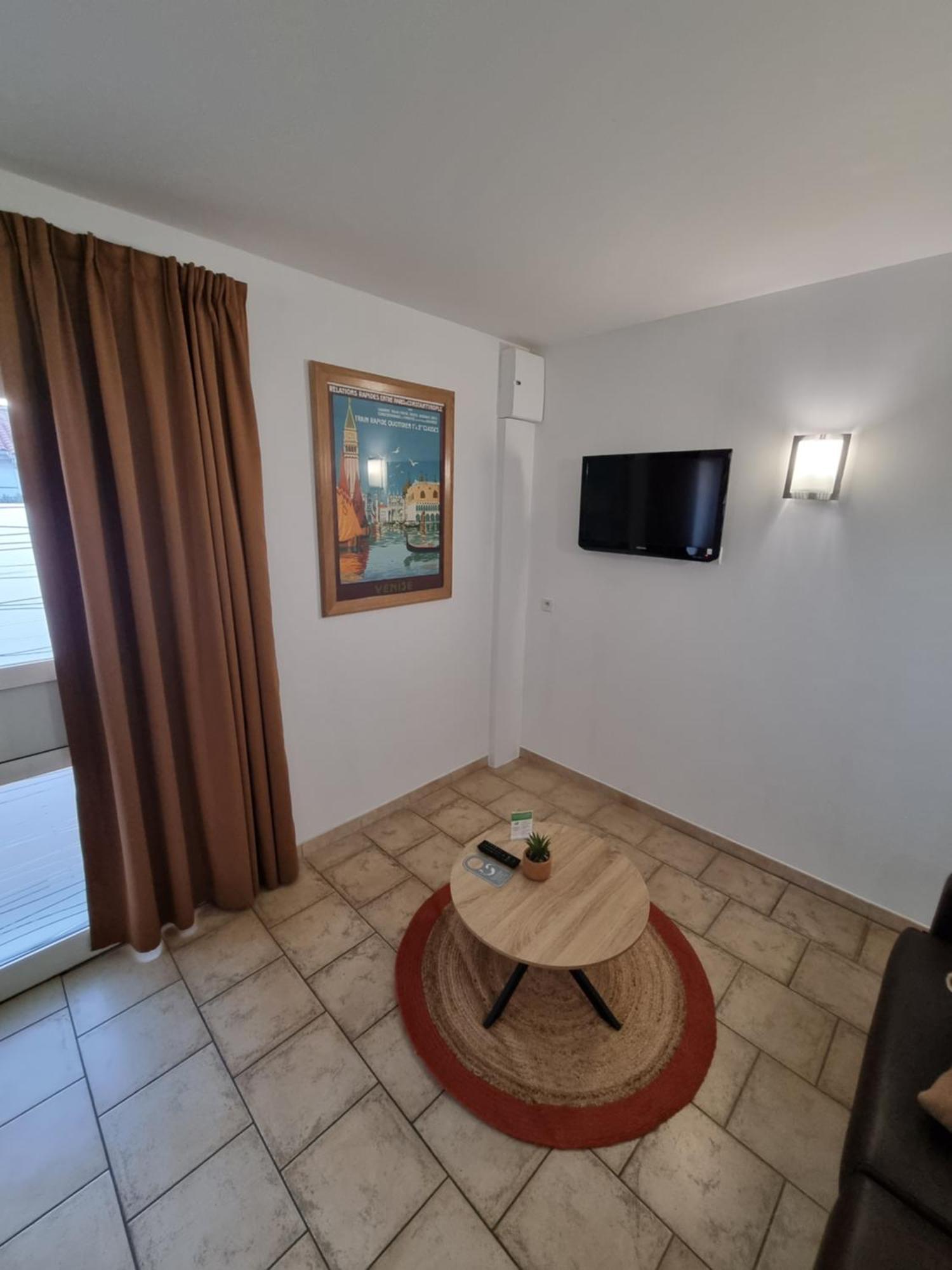 Allotel Fos-sur-Mer Exterior foto